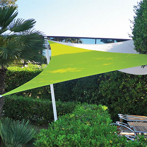Toile en tissu triangle pour ombrager la terrasse