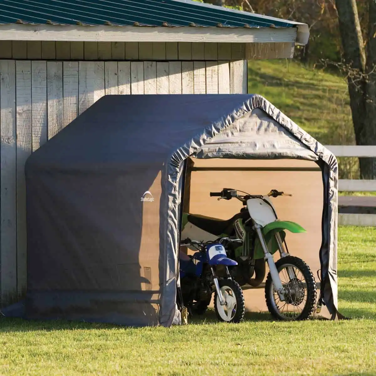 Abri de jardin en toile 3.24m2 de 1.8m x 1.8m  Abri de jardin en toile 3.24m2 de 1.8m x 1.8m