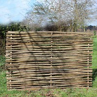 Barrière noisetier tressage horizontal