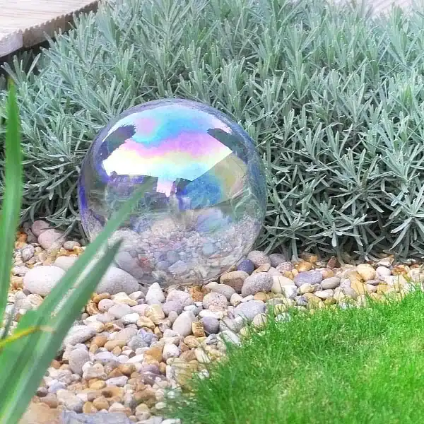 boule arc en ciel jardin