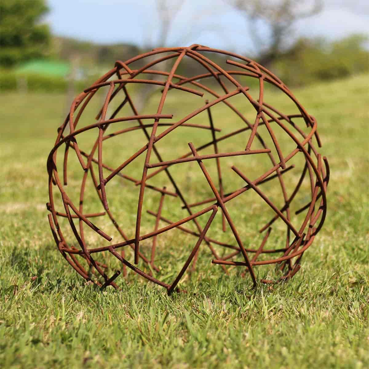 Boule déco jardin métal ajourée - rouille 50 cm