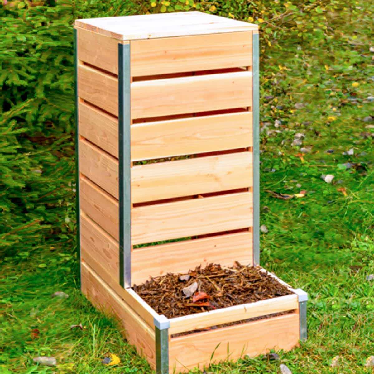 Composteur en bois avec accès direct