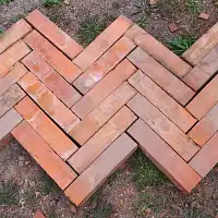 Brique rouge en terre cuite - 1/2 palette 4.40m2  Brique rouge en terre cuite - 1/2 palette 4.40m2