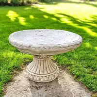 Abreuvoir à oiseaux sur socle imitation pierre style ancien - D.47 x H.28 cm