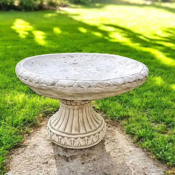 baignoire oiseau beton vintage