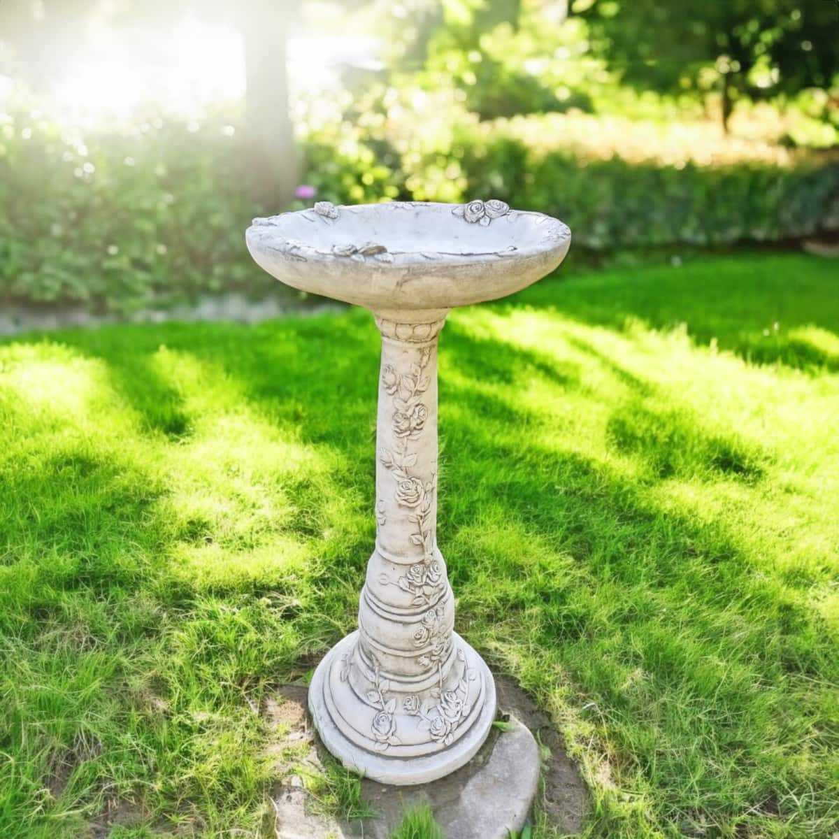 bain oiseau ancien motif roses