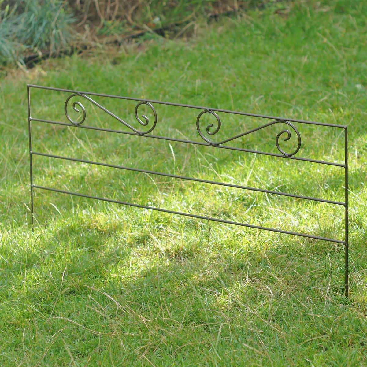 bordure acier volutes