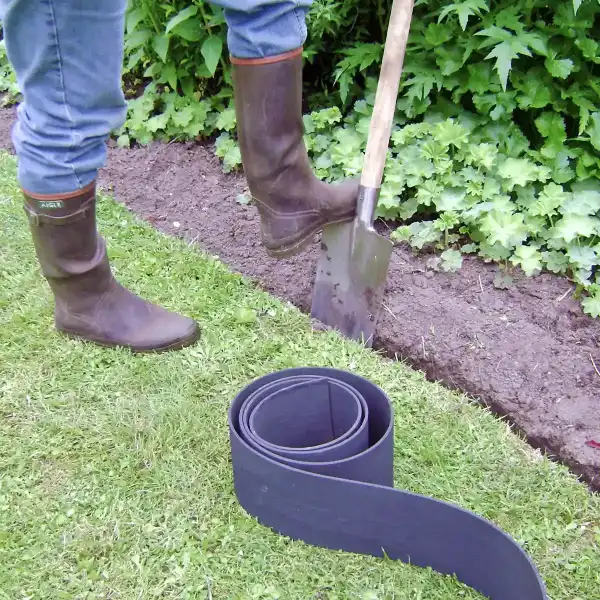 bordure jardin souple caoutchouc installation 1