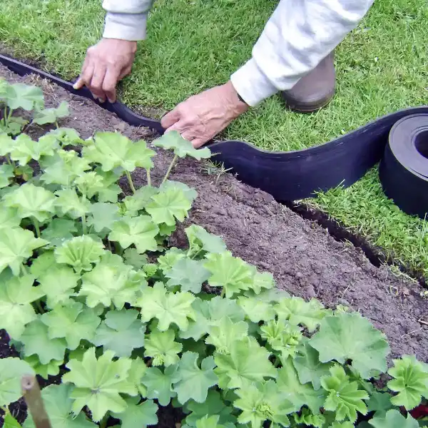 bordure jardin souple caoutchouc installation 2