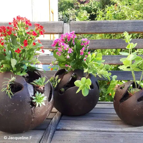 boule fonte pot fleurs