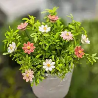 Petite marguerite rose - Fleur en céramique sur tige à planter