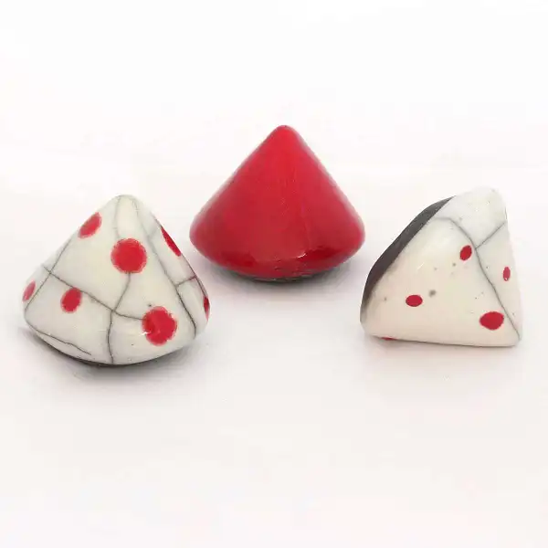 capuchon protege tuteur rouge  capuchon protege tuteur rouge