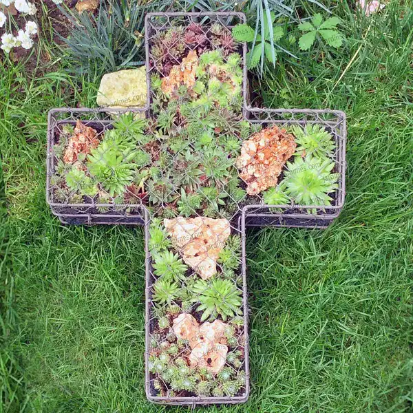 decoration croix cimetiere tombe