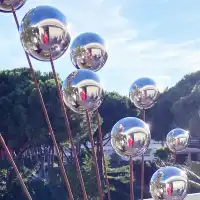 Sculpture pour le jardin - spirale de boules en inox - H. 200cm