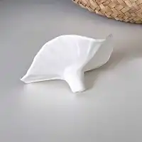 3 fleurs en porcelaine artisanales sur tige, coeur émaillé