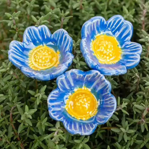 eglantines fleur ceramique bleu