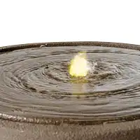 Fontaine de jardin ronde avec LED en plastique recyclé effet pierre brute - Sable ou anthracite - D.49 x H.25 cm