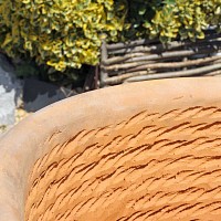 Grand pot de fleur - Cuvier strié en terre cuite diam. 80cm - 425L