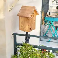 Poteau de balcon pour fixation mangeoire ou nichoir oiseaux - 6 positions possibles