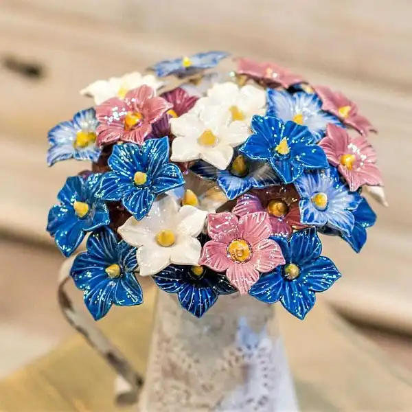 mauve ceramique bleue bouquets