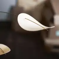 Mobile décoratif Drifting Clouds Flensted, fabrication artisanale - L.43 x H.70cm