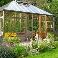 Pavillon de jardin en bois Grand Glasshouse Gabriel Ash  Pavillon de jardin en bois Grand Glasshouse Gabriel Ash
