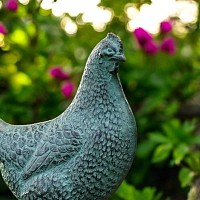 Sculpture poule en bronze - Statue animaux au jardin H. 20 cm