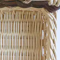 Panier à buches de bois en osier blanc et brut