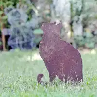 Silhouette chat regardant en l'air - déco de jardin en métal