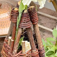 Tipi structure pyramide en noisetier h. 90cm