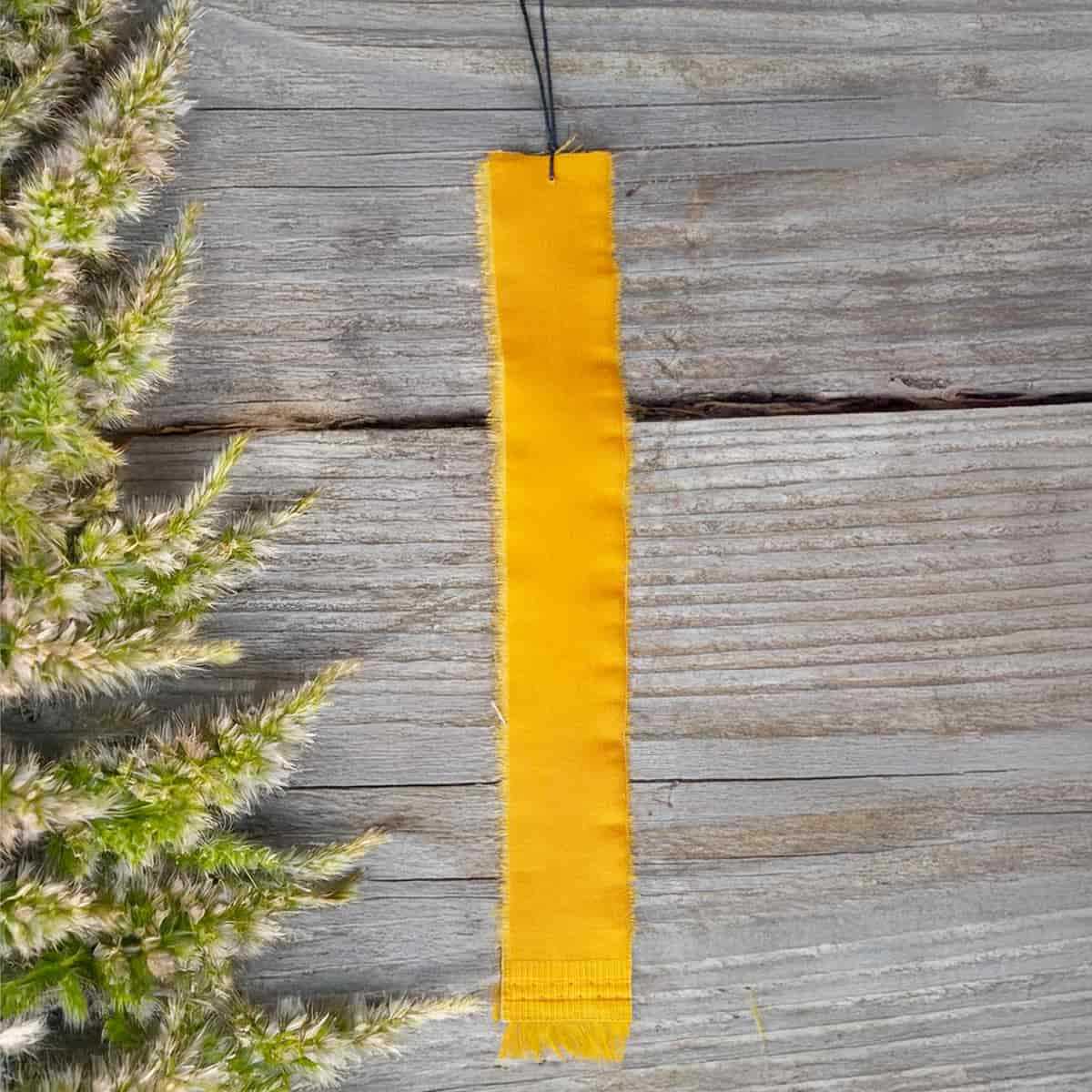 tissu satin coton jaune moutarde