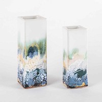 Vase blanc aux décors émaillés