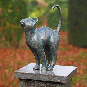 Sculpture chat curieux - Statue animaux de jardin H. 31cm