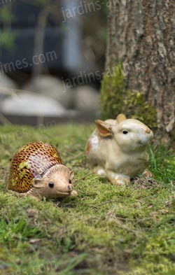 Hérisson et lapin en céramique, pour décorer son jardin Hérisson et lapin en céramique, pour décorer son jardin