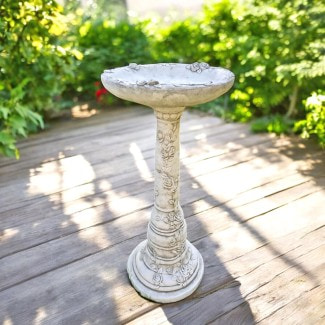 Baignoire pour oiseaux sur pied en béton Baignoire pour oiseaux sur pied en béton