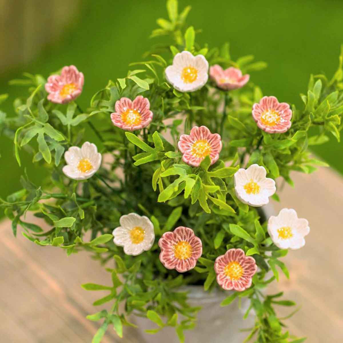 Bouquet de 12 églantines fleurs en céramique