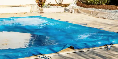 probl&egrave;me de moustiques bache de piscine