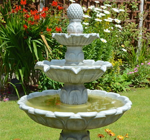 Fontaine centrale ou fontaine royale pour décorer un grand jardin