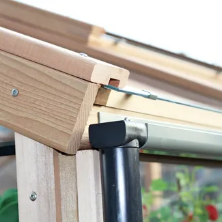 Serre de jardin avec goutti&egrave;re