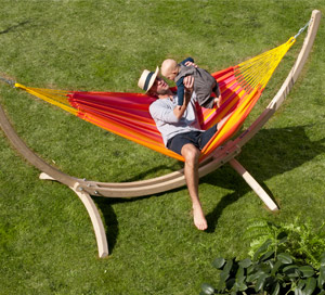 Hamac en tissu une place et support de fixation en bois Hamac en tissu une place et support de fixation en bois