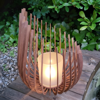 Lanterne en métal rouillé, une touche moderne