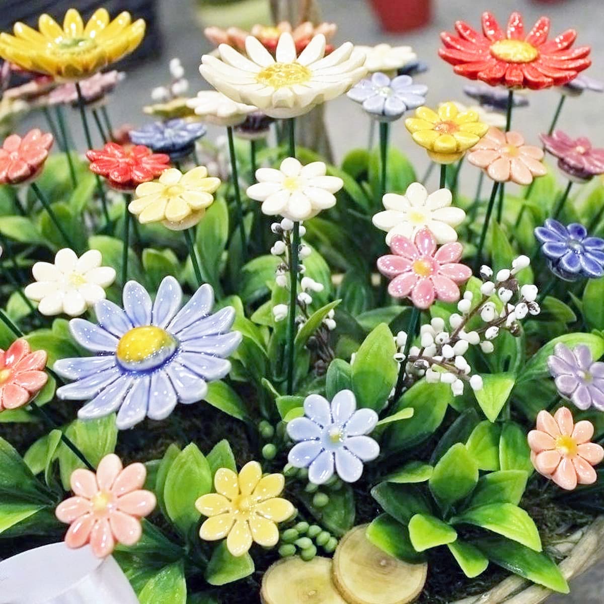 Optez pour les fleurs en céramique pour des bouquets éternels