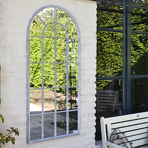 fenêtre miroir pour décorer le jardin