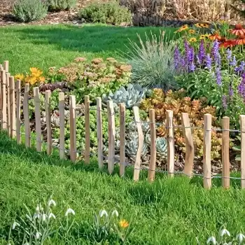 Petite ganivelle pour bordure