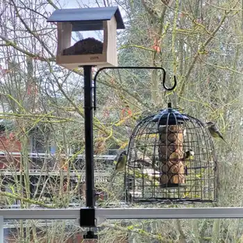 Poteau balcon pour installer mangeoire ou nichoir