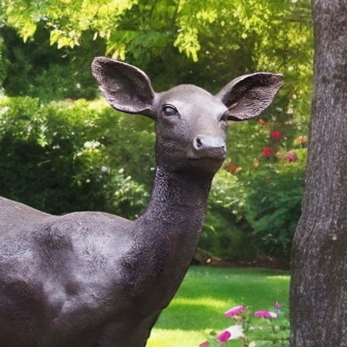 Grande statue de Biche pour décoration de jardin