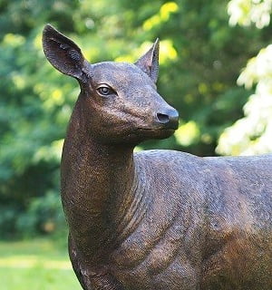 Sculpture Biche en bronze - Statue animaux de jardin H. 92cm