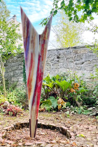 Une sculpture en verre originale au jardin