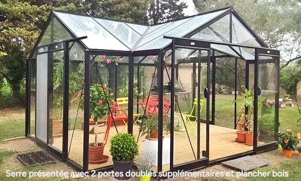 Serre veranda noir pour le jardin