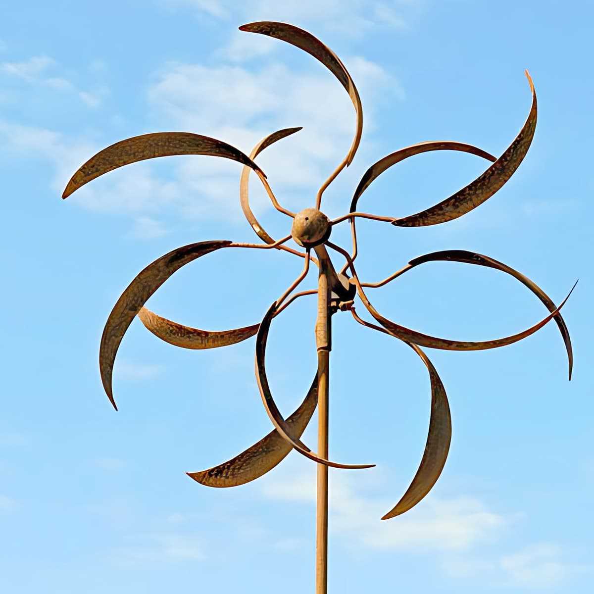 Pic, éolienne de jardin en fer motif coq aspect rouille 54,90 € LEZARD DU  JARDIN